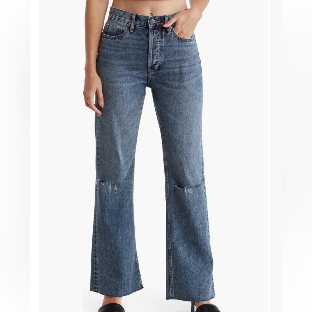 NWT! Vigoss Billie Straight Jean Ripped Knees Size 32 Medium Wash Distressed